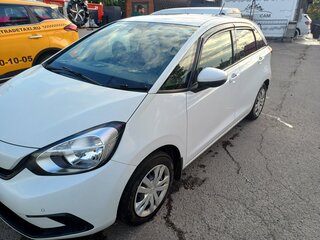 2022 Honda Fit IV, белый, 1350000 рублей, вид 1