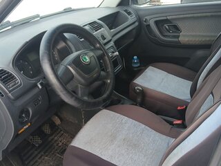 2011 Skoda Fabia II Рестайлинг, белый, 470000 рублей, вид 5