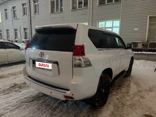 2013 Toyota Land Cruiser Prado 150 Series Рестайлинг 1, белый, 3299999 рублей, вид 3