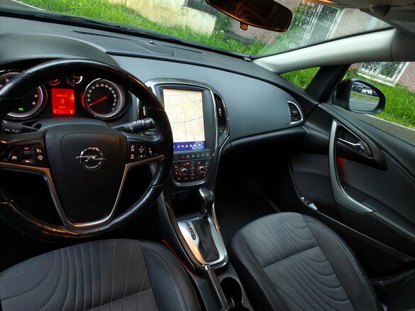2013 Opel Astra J Рестайлинг, коричневый, 825000 рублей - вид 23