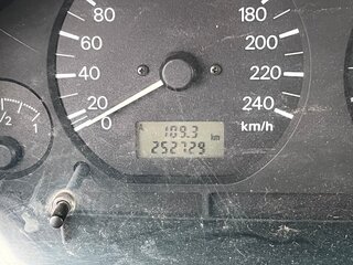 2003 Mitsubishi Carisma I Рестайлинг, зелёный, 210000 рублей, вид 4