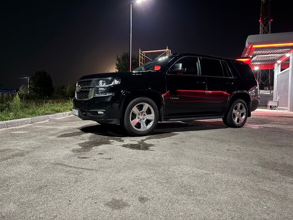 2019 Chevrolet Tahoe IV, чёрный, 3750000 рублей