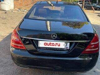 2005 Mercedes-Benz S-Класс 550 V (W221), чёрный, 650000 рублей, вид 3