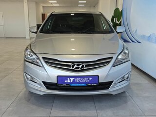 2014 Hyundai Solaris I Рестайлинг, серебристый, 980000 рублей, вид 2