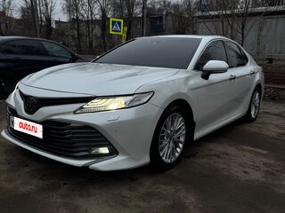 2020 Toyota Camry VIII (XV70), белый, 3170000 рублей, вид 2