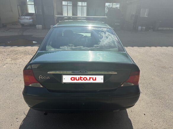2004 Ford Focus I Рестайлинг, зелёный - вид 3