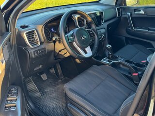 2018 Kia Sportage IV, чёрный, 1690000 рублей, вид 5