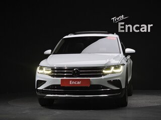 2022 Volkswagen Tiguan II Рестайлинг, белый, 2790000 рублей, вид 2