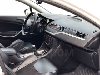 2011 Citroen C5 II, белый, 700000 рублей, вид 4