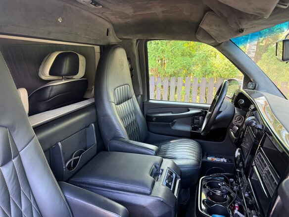 2012 Chevrolet Express II, чёрный, 11500000 рублей - вид 11