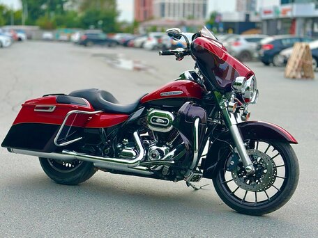 2010 Harley-Davidson Electra Glide, красный, 1150000 рублей, вид 2
