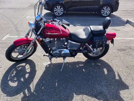 2004 Honda VT 1100, красный, 530000 рублей, вид 1