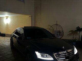 2007 Mercedes-Benz S-Класс 500 V (W221), чёрный, 1050000 рублей, вид 1
