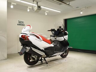 2017 Suzuki Burgman (SkyWave) 650, белый, 750000 рублей, вид 2