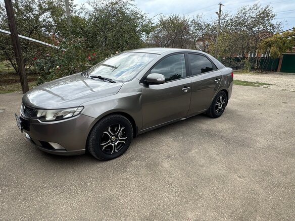 2009 Kia Cerato 4-speed II, серый, 750000 рублей - вид 1
