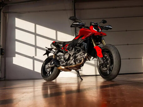 2026 Ducati Hypermotard, красный, 2340000 рублей, вид 4