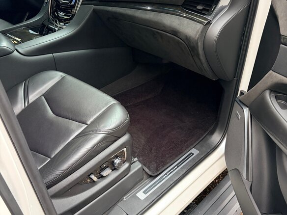 2020 Cadillac Escalade IV, белый, 5000000 рублей - вид 18