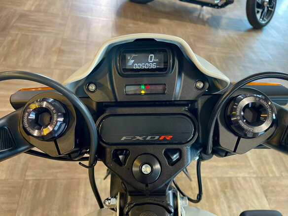 2018 Harley-Davidson FXDR 114, белый, 2300000 рублей - вид 11