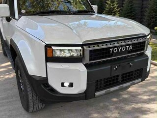 2024 Toyota Land Cruiser Prado 250 Series, белый, 7500000 рублей, вид 3
