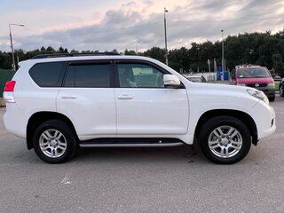 2013 Toyota Land Cruiser Prado 5-speed 150 Series Рестайлинг 1, белый, 2700000 рублей, вид 4
