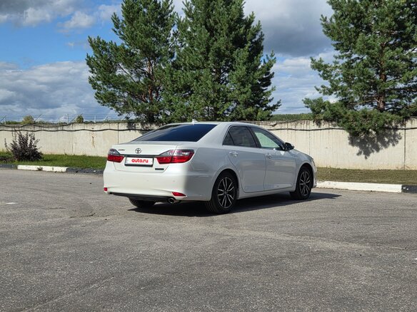 2017 Toyota Camry VII (XV50) Рестайлинг 2, белый, 2450000 рублей - вид 3