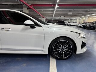 2020 Kia K5 III, белый, 2800000 рублей, вид 5