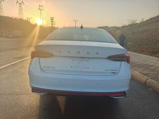 2025 Skoda Octavia IV (A8), белый, 2350000 рублей, вид 5