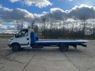 2004 Iveco Daily, белый, 1750000 рублей, вид 1