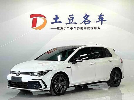 2023 Volkswagen Golf VIII, белый, 1950000 рублей, вид 1