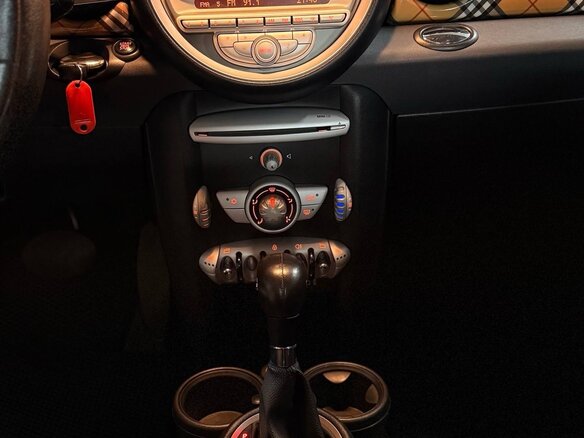 2010 Mini Hatch One II (R56) Рестайлинг, белый, 750000 рублей - вид 10