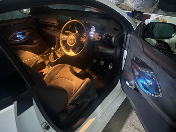 2021 Toyota Yaris IV, белый, 3200000 рублей - вид 7