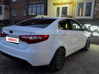 2011 Kia Rio 4-speed III, белый, 970000 рублей, вид 2