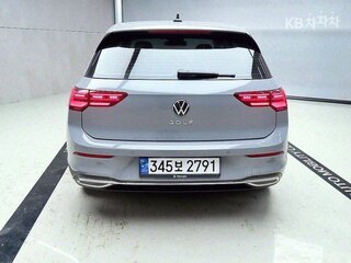 2024 Volkswagen Golf VIII Рестайлинг, голубой, 2500000 рублей, вид 3