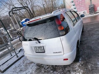 1998 Toyota Raum I, белый, 360000 рублей, вид 2