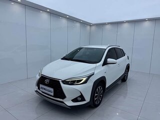 2022 Toyota Yaris IV, белый, 1140000 рублей, вид 1