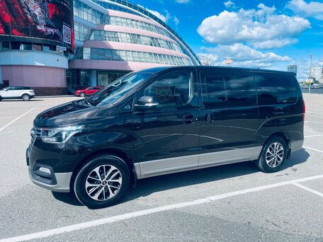 2018 Hyundai Grand Starex I Рестайлинг 2, коричневый, 3750000 рублей, вид 3