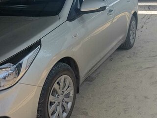 2019 Hyundai Solaris II, серый, 1400000 рублей, вид 2