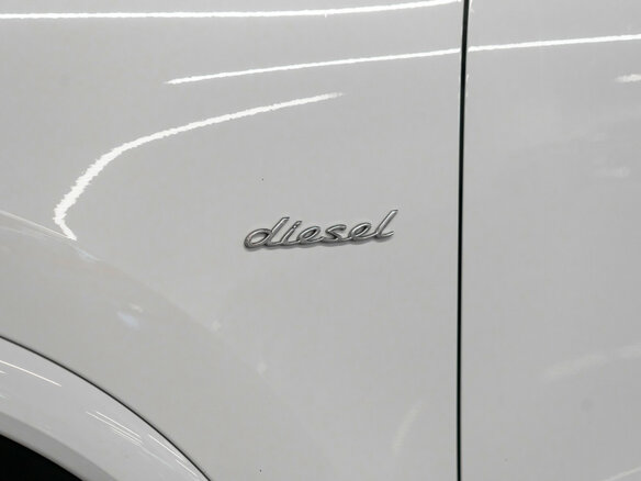 2017 Porsche Cayenne Diesel II Рестайлинг (958), белый, 4100000 рублей - вид 34