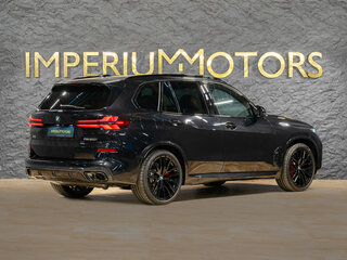 2026 BMW X5 M60i IV (G05/G18) Рестайлинг, чёрный, 19690000 рублей, вид 5