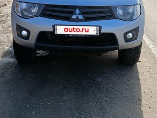 2011 Mitsubishi L200 IV, серебристый, 1300000 рублей, вид 1