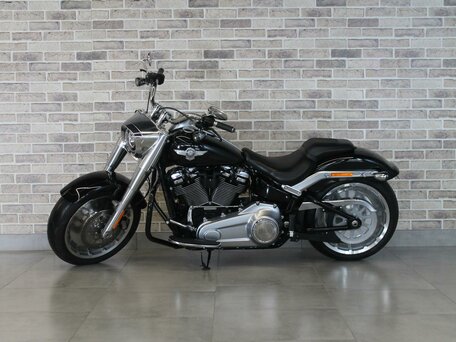 2020 Harley-Davidson Fat Boy, чёрный, 1965000 рублей, вид 3