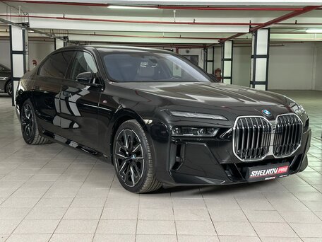 BMW 7 серии VII (G70)