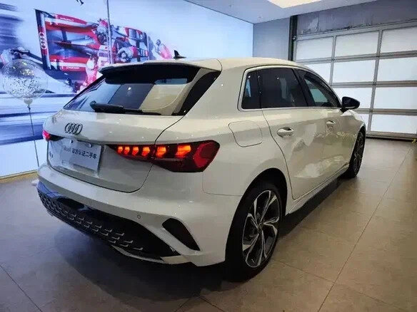 2026 Audi A3 Sportback 35 TFSI IV (8Y) Рестайлинг, белый, 3980000 рублей - вид 1