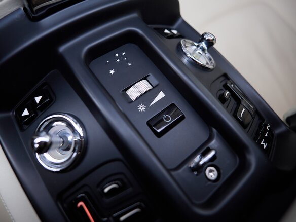 2008 Rolls-Royce Phantom VII, чёрный, 27550000 рублей - вид 36