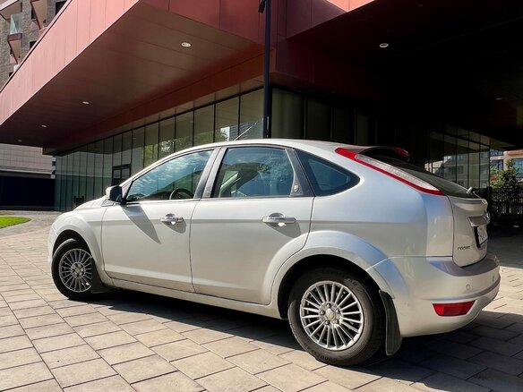 2008 Ford Focus II Рестайлинг, серебристый, 600000 рублей - вид 5