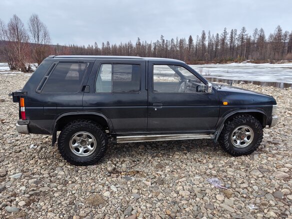 1990 Nissan Terrano I, чёрный, 605000 рублей - вид 6