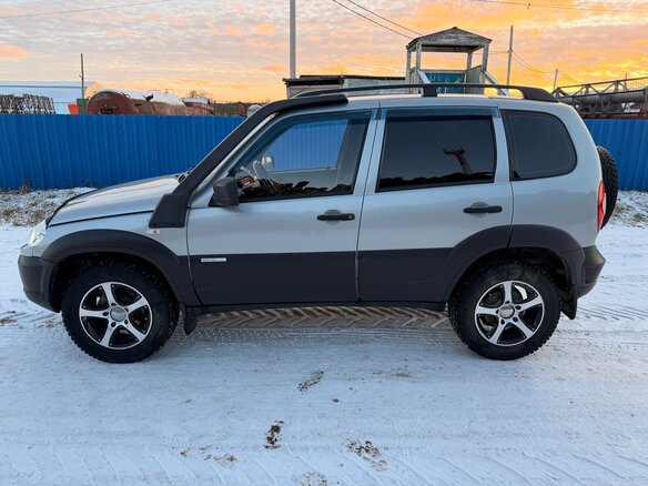 2014 Chevrolet Niva I Рестайлинг, серебристый, 550000 рублей - вид 5
