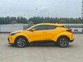 2022 Toyota C-HR I Рестайлинг, жёлтый - вид 3