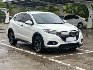 2021 Honda Vezel I Рестайлинг, белый, 1541000 рублей, вид 3