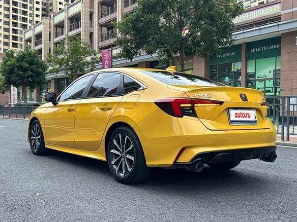 2023 Honda Integra V, жёлтый - вид 6